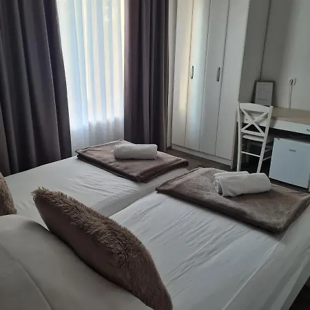 Azur فندق مبيت وإفطار