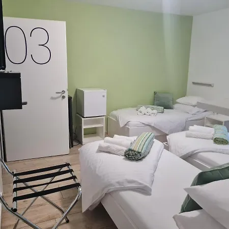 Azur Bed & Breakfast 3*