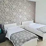 Azur Nočitev z zajtrkom