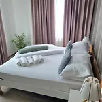 Nočitev z zajtrkom Azur Ljubljana